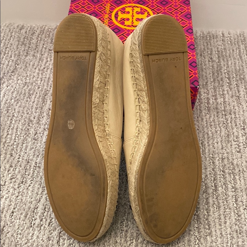 Tory Burch Cream and Black Espadrille Flats with Logo - Picture 9 of 9